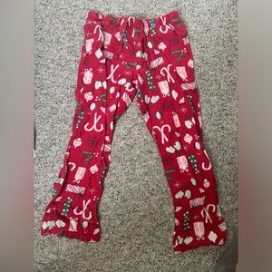Old Navy Pajama Pants

Size: Medium

Worn once for family picture

Make an offer